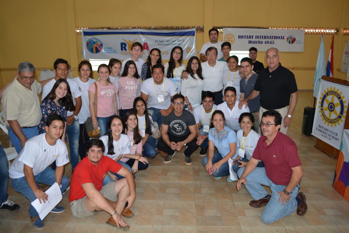 NicanorDF's tweet photo. Compartí ayer un fructífero encuentro con líderes jóvenes del Rotary Club de Coronel Oviedo. https://t.co/YaaLrv1Wbk