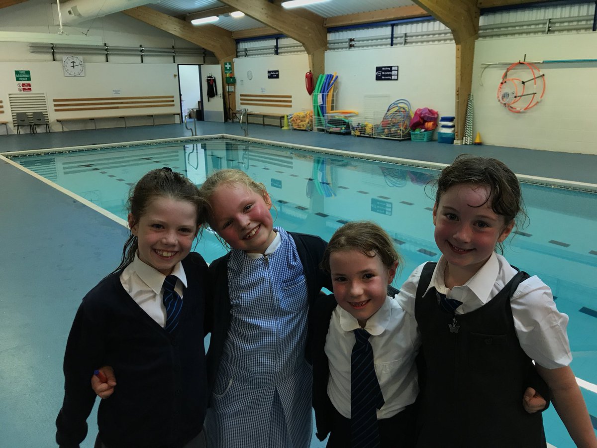 OldwaySchool's tweet photo. Fantastic sponsored swim by four Y4 girls today, swimming a total of 1675m in just 30 minutes. All to Save the Whales. Well done girls! https://t.co/8FP4RTK59w