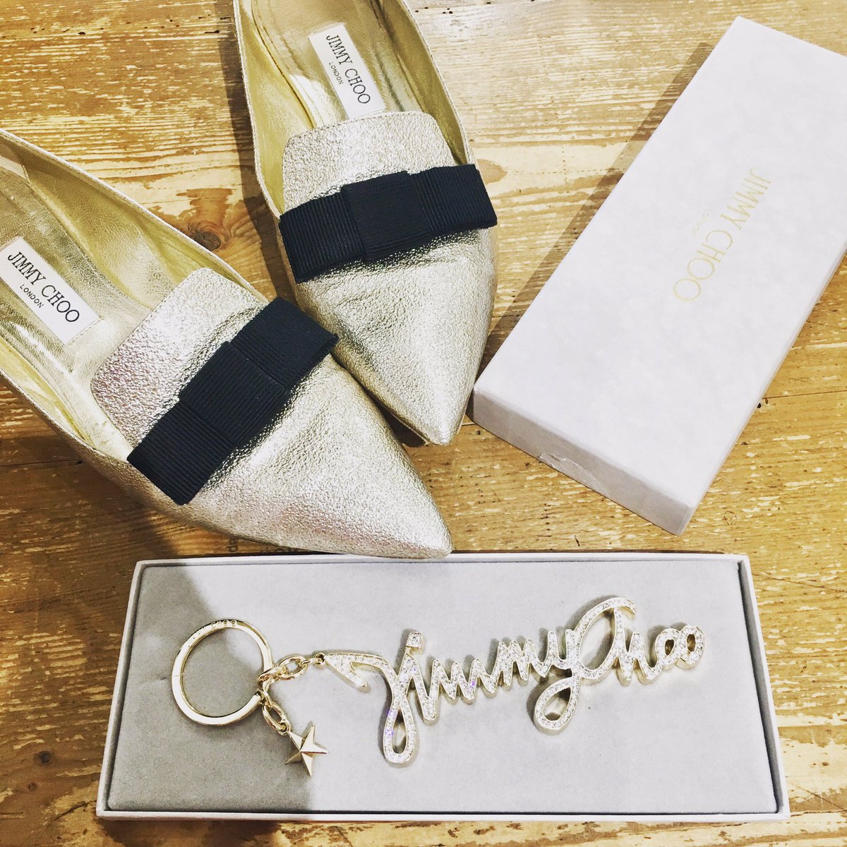 ArchLabelAgency's tweet photo. Our #mondaymuse are these #jimmychoos, #dancethenightaway in these flats, size 41 £80 #withbox. Jimmy Choo #diamonte keyring #brandnewinbox £30 https://t.co/F1udPd7JFe