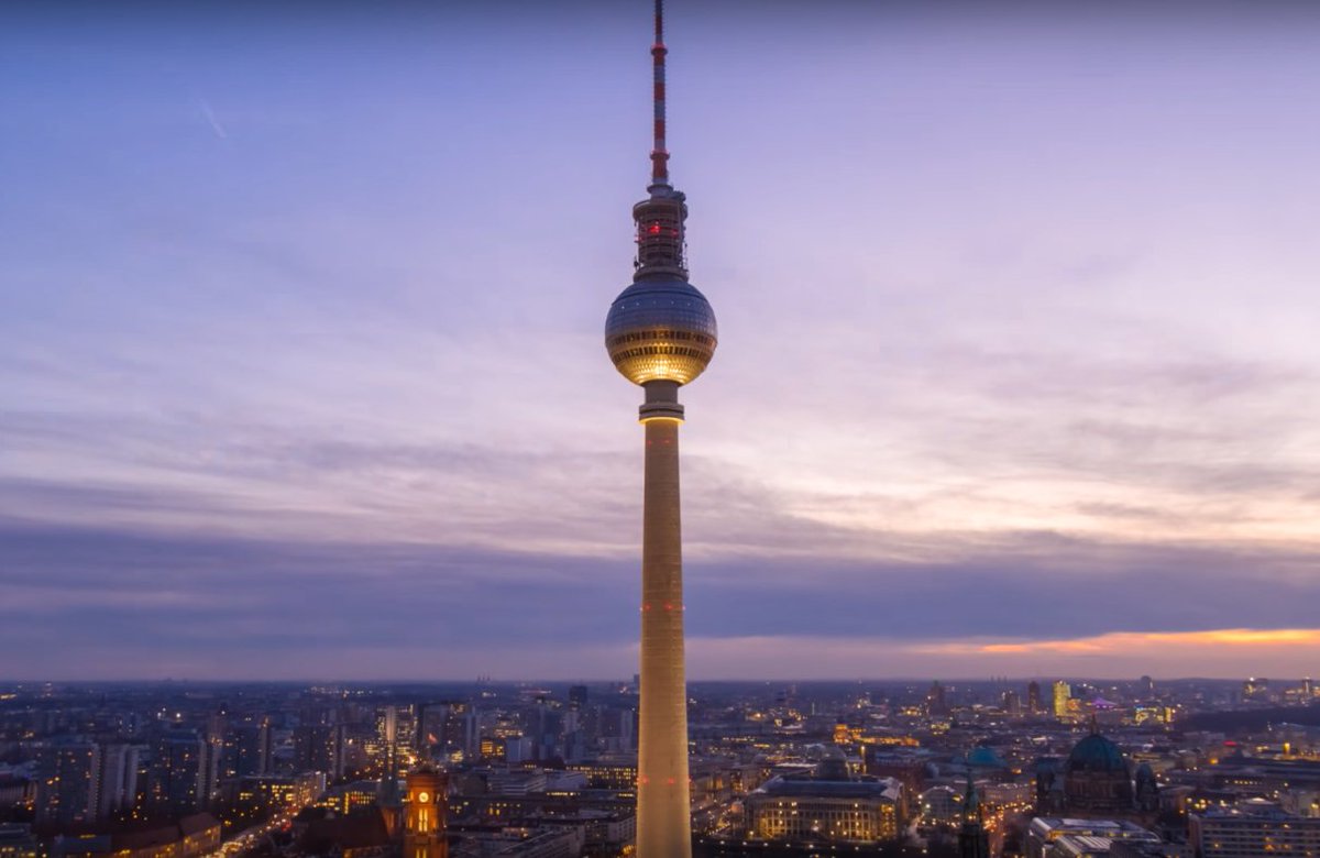 creativeirl's tweet photo. Check out fresh videos of @OtherVoicesLive Berlin from @RiversideBLN as part of @TOABerlin. #CreativeIrl #TOA17
https://t.co/ujkoTcHgKU https://t.co/hxXbEp4vXt