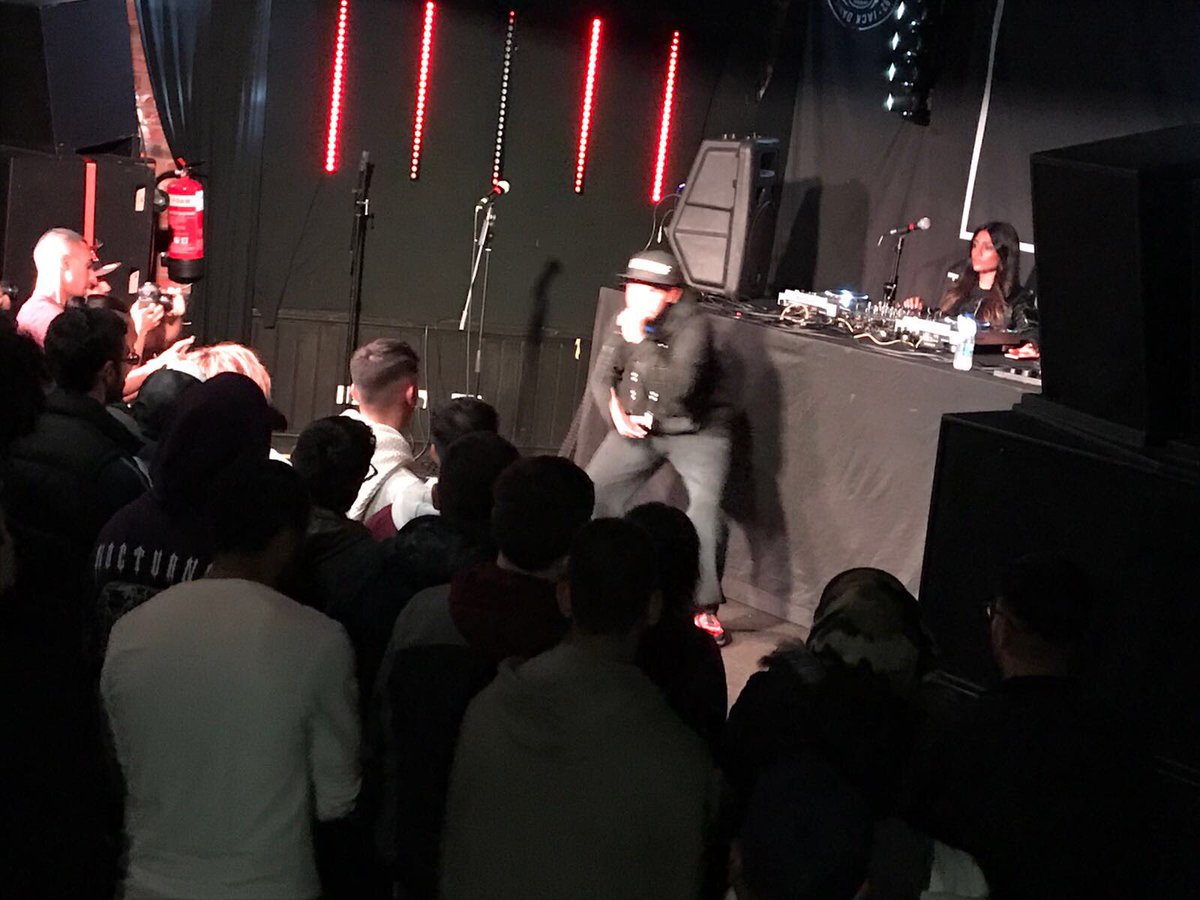 Loaneski's tweet photo. Here are some pics from my set when I was supporting Lowkey #music #hiphop #LowkeyTour #leicester #unsigned #AsianTwitter #RAPPER https://t.co/gmn7jzDN7Z