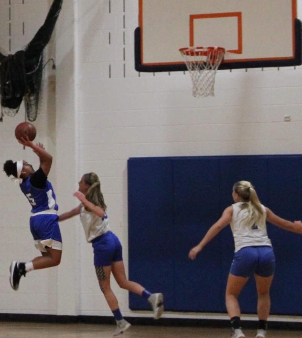 dubvdiggy's tweet image. @neal_aliyssa with the bucket #topguard #balleralert