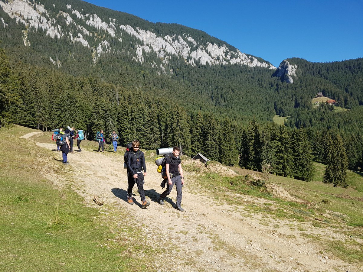 BSB_Trips's tweet photo. @britishschoolro students from year 11 enjoying their @DofE hike. https://t.co/779oI5kIvR