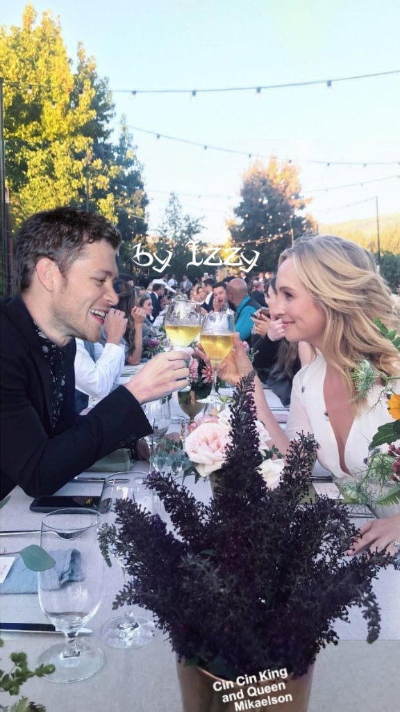 Which one? #Klaroline ❤