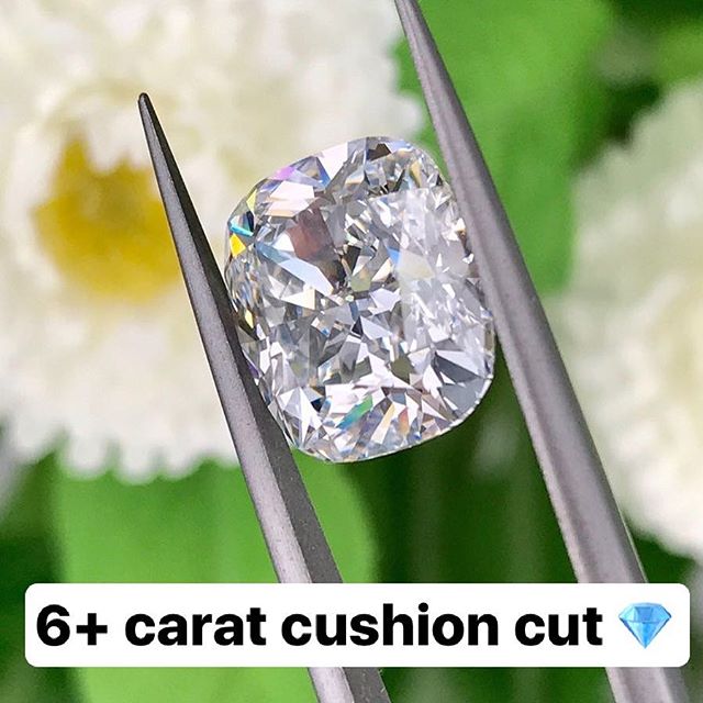 Cushion Cut Diamond! 💎
・・・
What ring design would you pick for this stone? Leave your choice below💬