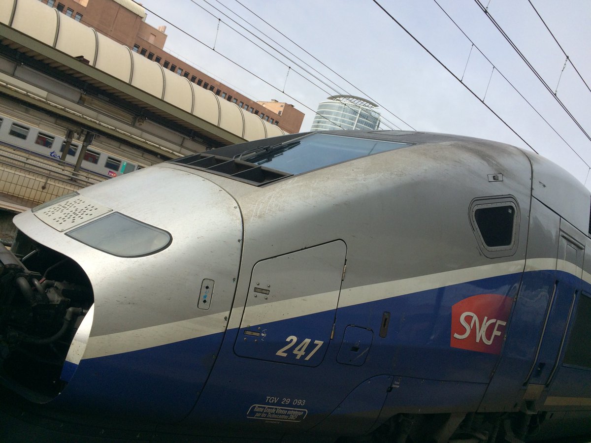 Sam15203441's tweet photo. Supertrain!! Thank you @Voyagessncf_uk @riddlemagazine https://t.co/hRmcCopcDQ