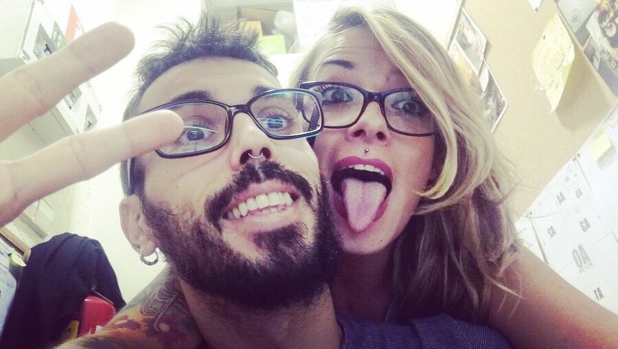 ofercopy's tweet image. ¡El equipo de diseño empezando la semana con fuerza! Hoy el lunes no se nos resiste 💪🏼