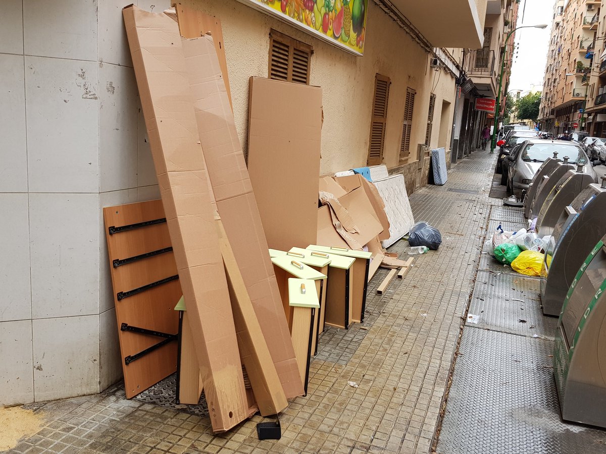 Santos_Vallejo's tweet photo. M'encanta el meu barri!!! Quina oloreta, quin bon caminar, quines imatges!!! Gràcies @EMAYA_Palma per la col'laboració... https://t.co/E6FTRqosj3