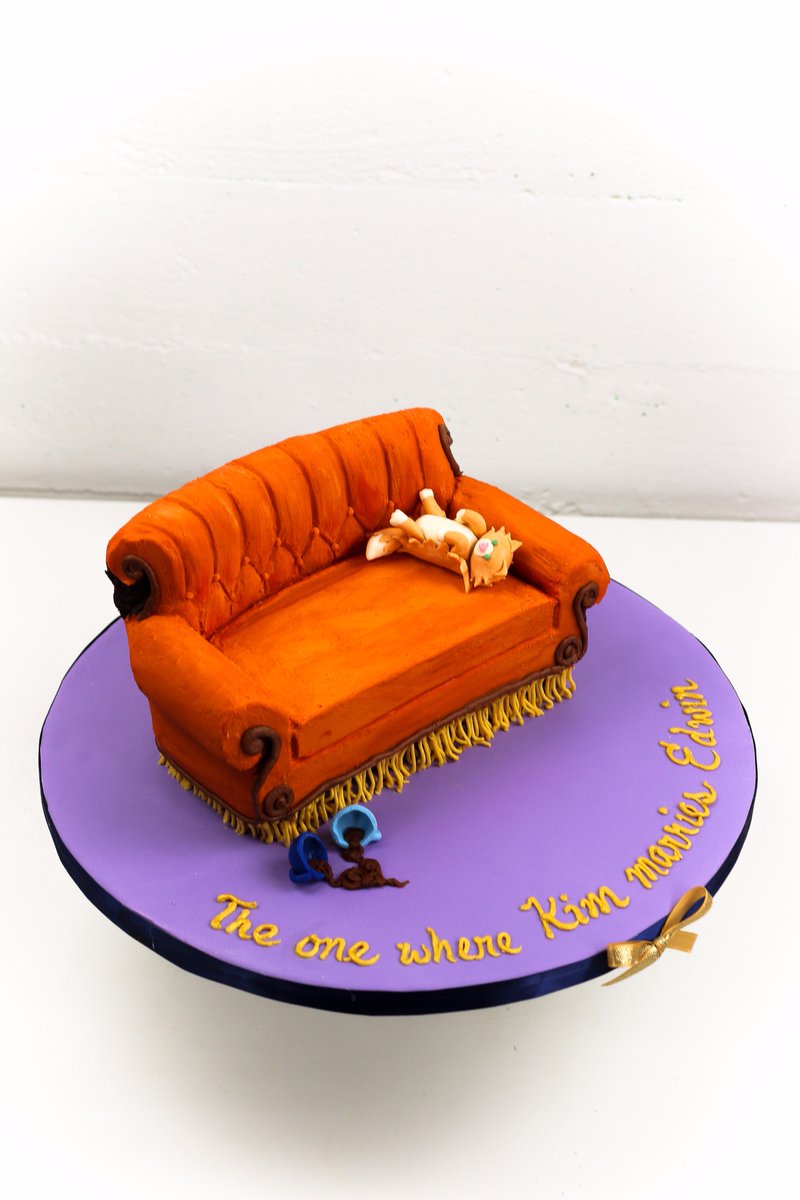 bijoussweets's tweet photo. #friends show couch all #buttercream #weddingcake. @bridalguidemag @FriendsTV @cakewrecks @MarthaWeddings @junebugweddings @brides #cake https://t.co/dA62t8SuDO