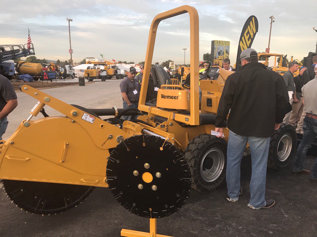 RDOKenH's tweet photo. Look at Vermeer's new Micro Trencher! #vermeer #microtrench #rdoequipment #icuee https://t.co/pYK83WQFvU
