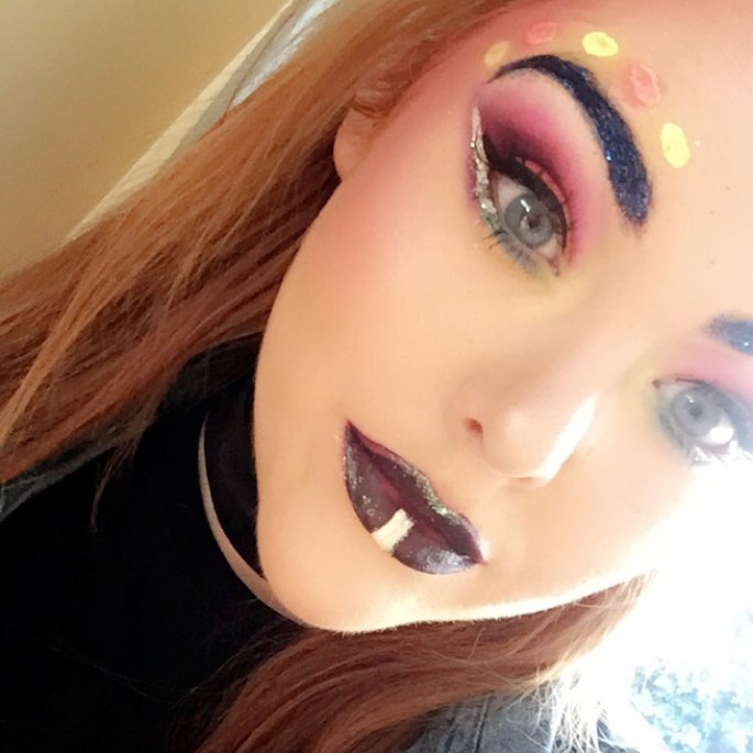 chazkebabs's tweet photo. Flash back to festival day in Work! #festival #makeup #glitterbrows #revlon #makeuprevolution #liquidlipslide #bodyographyprimer https://t.co/NLxjjoQ9YO