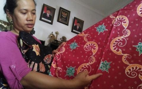 jurnalsore's tweet photo. Batik Surya Majapahit Go Internasional, Kamboja pun Kepincut https://t.co/EaoZsK1giI https://t.co/kUMr05QD4L