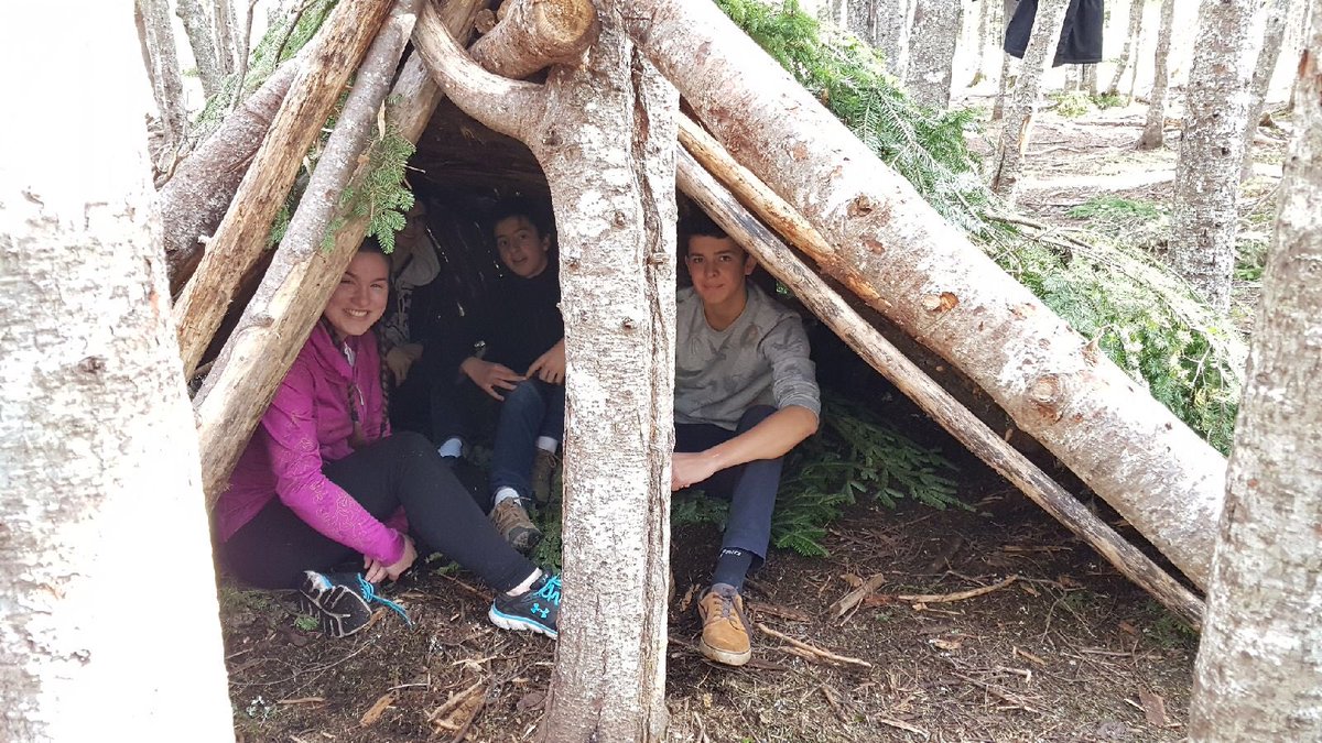 hthtigers's tweet photo. HTH PE 3100 classes enjoying the great outdoors! #tigeradventure https://t.co/nFhLlAEkwT
