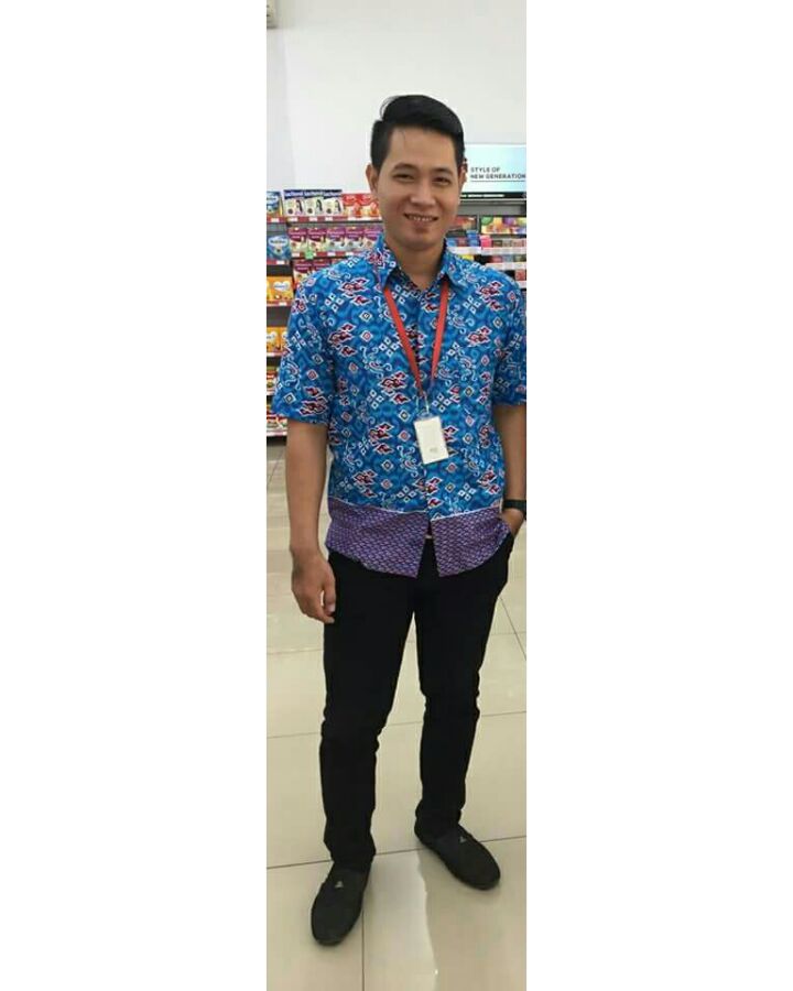 raymalau's tweet photo. Selamat hari batik https://t.co/4l8c9JdAZH