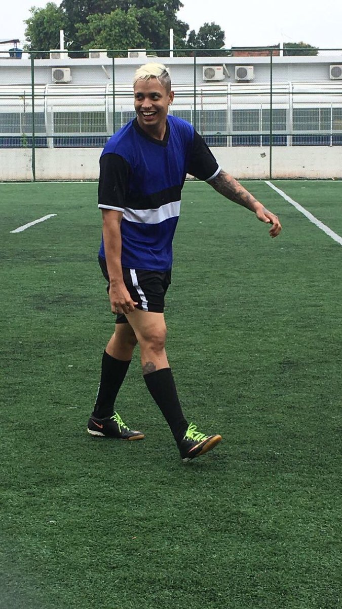 sambfr13's tweet photo. Amigos do MC Sam F.C
É um novo projeto da produção do MC Sam, envolvendo um time de futebol de amigos do Sam e convidados famosos. (+)👇🏼 https://t.co/T7A44li4bG