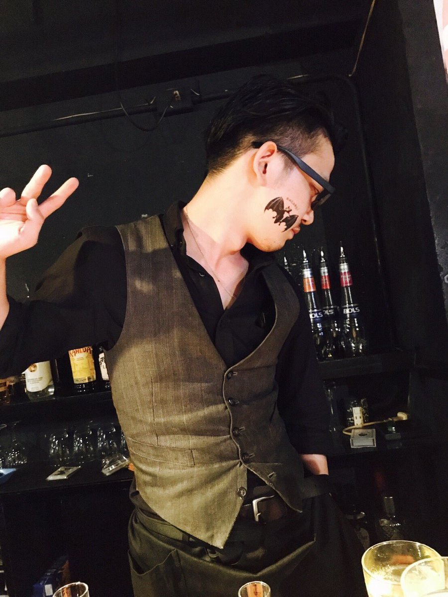 All0円 Barmoonwalk 公式 もりもりです 10月ということで ムーンウォークでハロウィンイベントはじまりました 今回はラム バカルディのイベントです カクテル飲んで頂けたらタトゥシールプレゼントしちゃいますぞ ハロウィンまで盛り上がっ