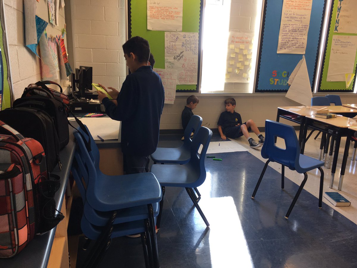 MariaADeRosa's tweet photo. #mathmonday #4fours finding numbers 1-20 by only using 4's! @lclightmilton https://t.co/XY9QQqFadQ