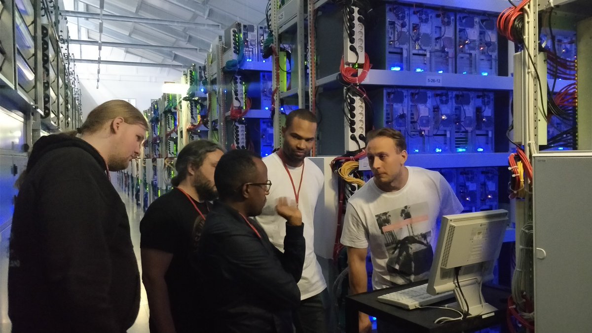 First tour with our new Finnish colleagues in Falkenstein DC Park!  #Helsinki #jobsFIN @Hetzner_Online https://t.co/2VMyWPC9S5