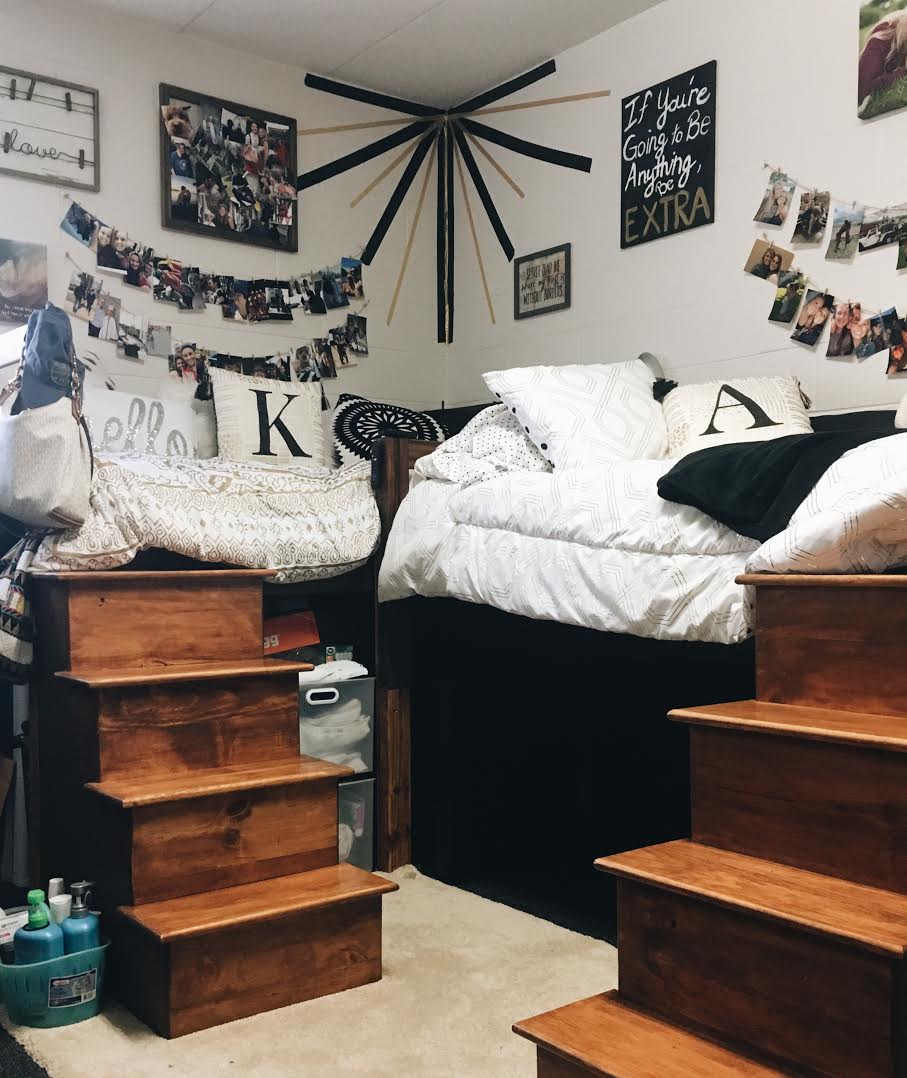 cu_adormable's tweet image. Check out this really cute, adormable room! Those stairs are awesome! 
#adormable #diystairs #artsy #cu