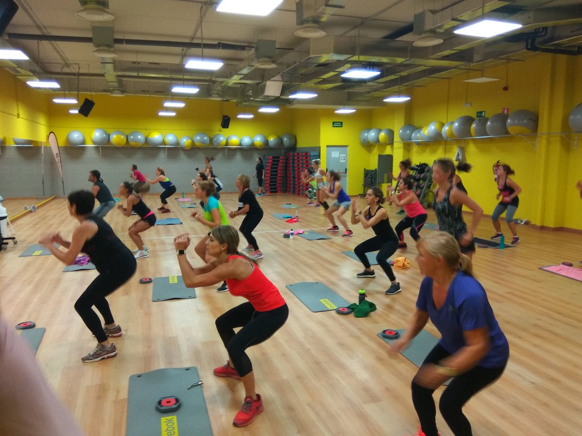 Asbern75's tweet photo. Ya estamos en plena temporada en @altafit #Logroño Gus y @BanesaZumba a tope en TBC y Zumba. #actívate #MakeItHappen https://t.co/uyFiBdQLGG