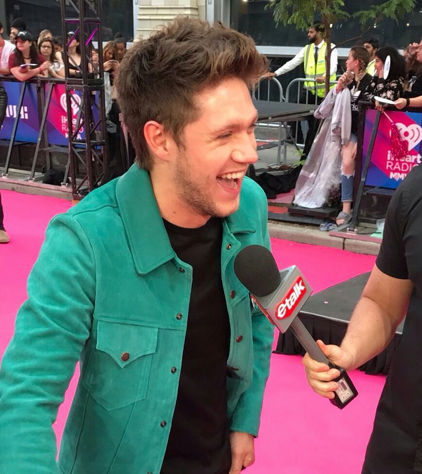 purposegirI's tweet image. Primeira vez do Niall em um programa de televisão brasileiro // Chamou ele de ex integrante
#NiallNoEncontro