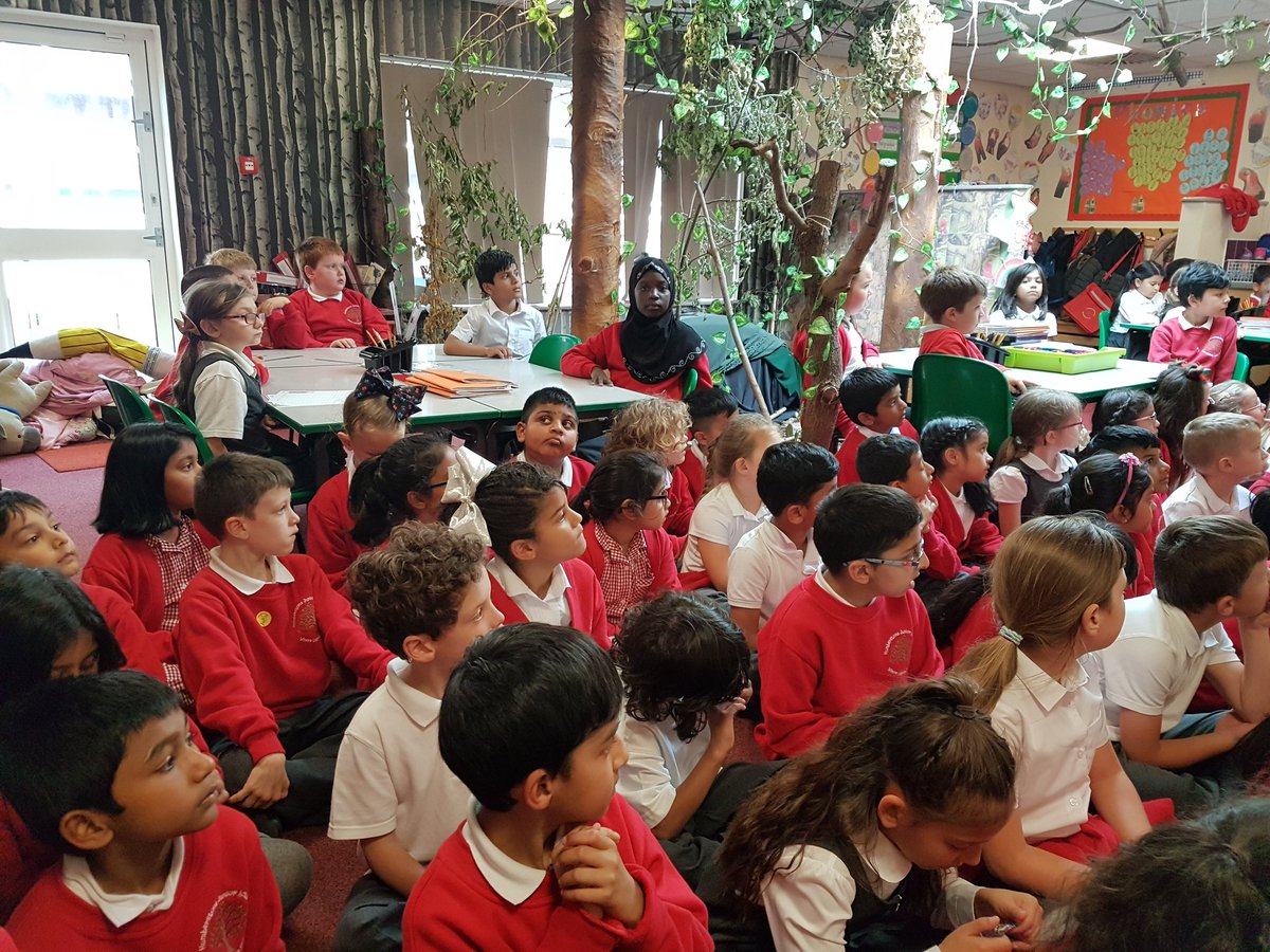 HJAMrsP's tweet photo. Year 3 loved our visit from Nicki the story teller! https://t.co/bl3vFf9k1r