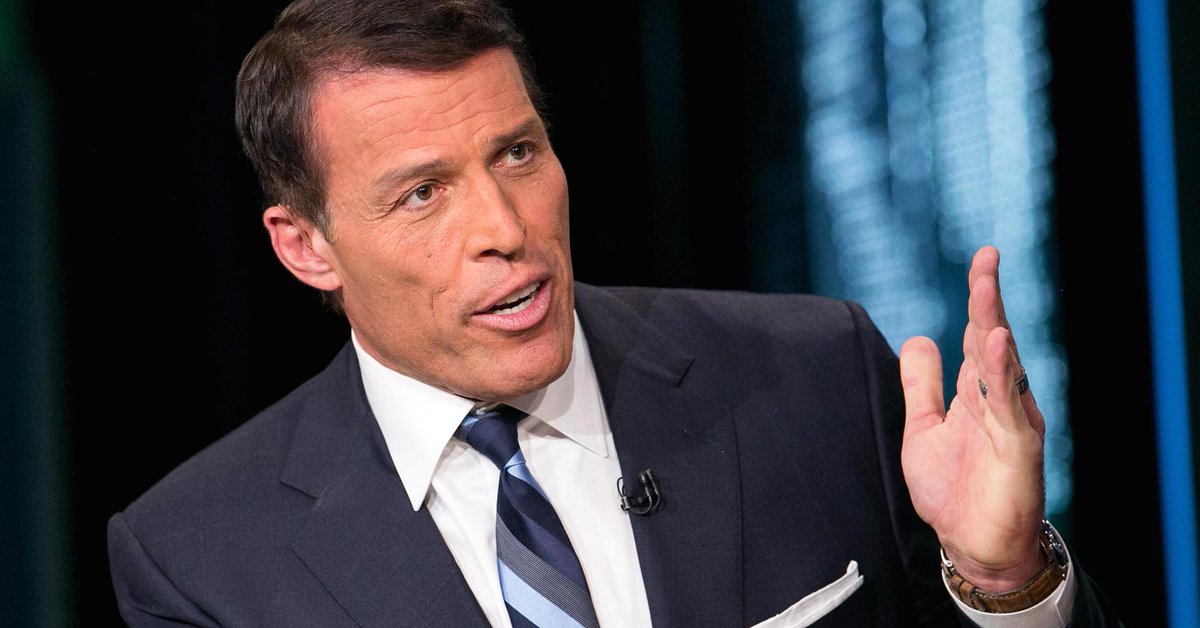 InfinClick's tweet image. Tony Robbins reveals 3 tips that helped make him a megamillionaire cnb.cx/2k2LElK