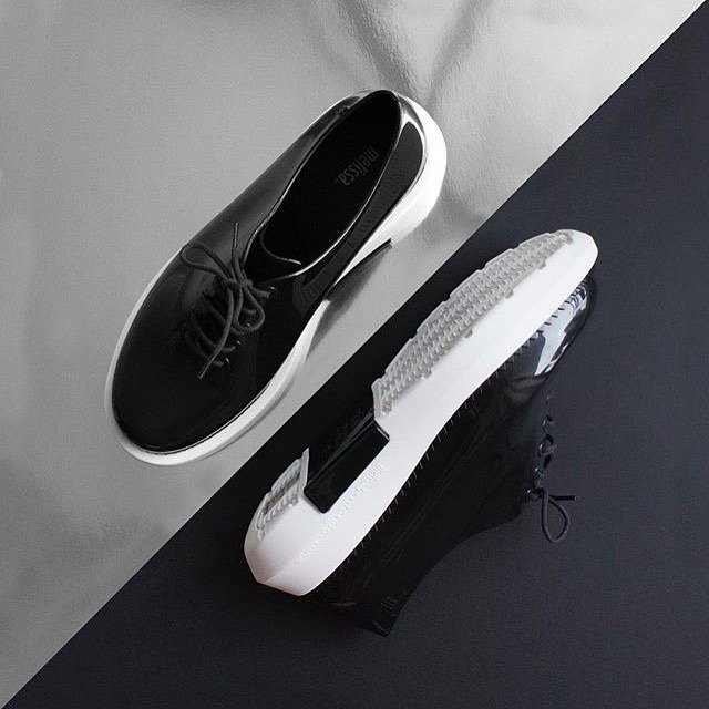 Melissa_PH's tweet photo. Keep your fashion style interesting in this black and white contrast. #MelissaVitorinoCampos #FlyGrl https://t.co/8lfLR6PuWI