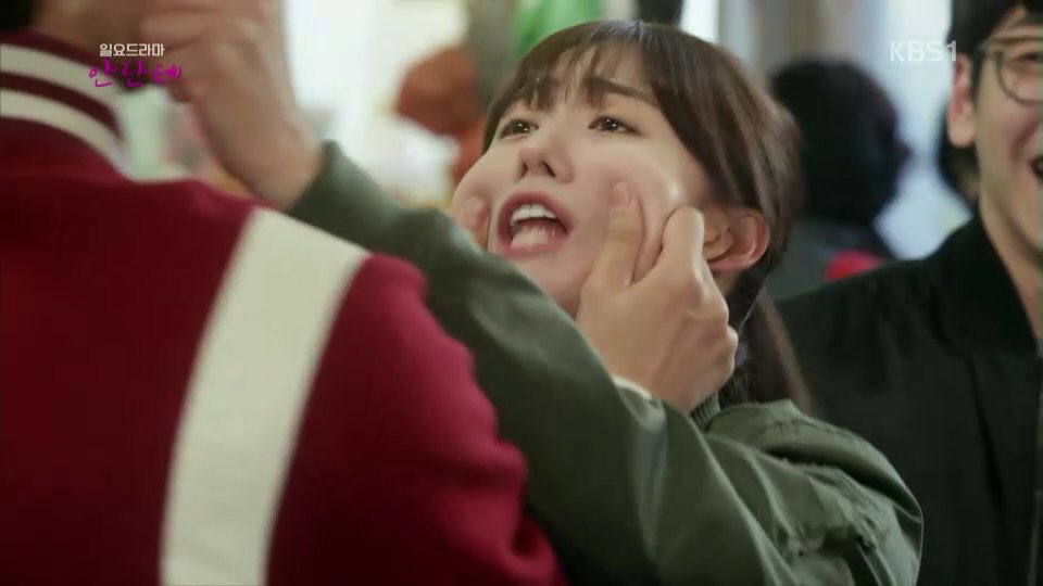 DLIvqQCVYAAQHFl.jpg:large