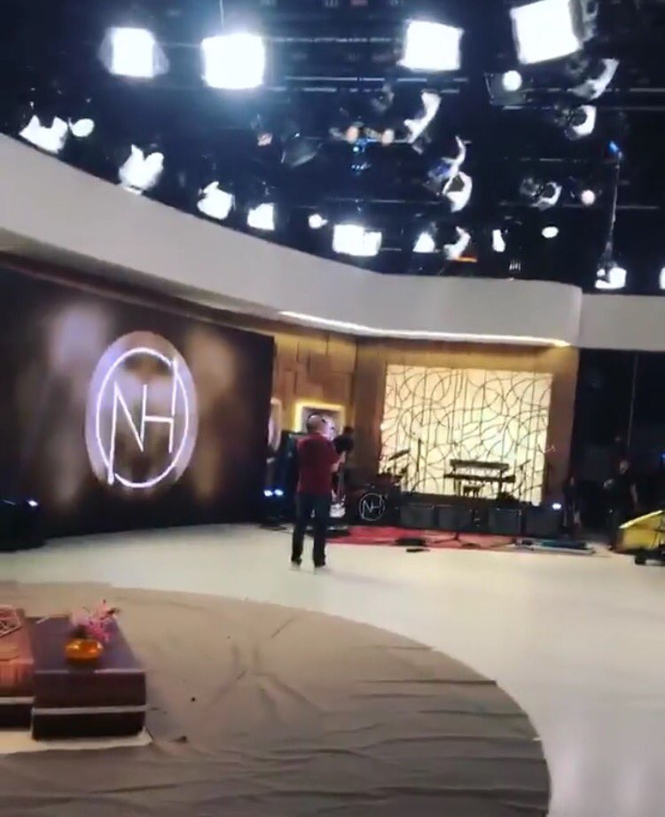 CassiaStylinsom's tweet image. AAAAAAAAAH QUE LINDO TA O PALCO #NiallNoEncontro