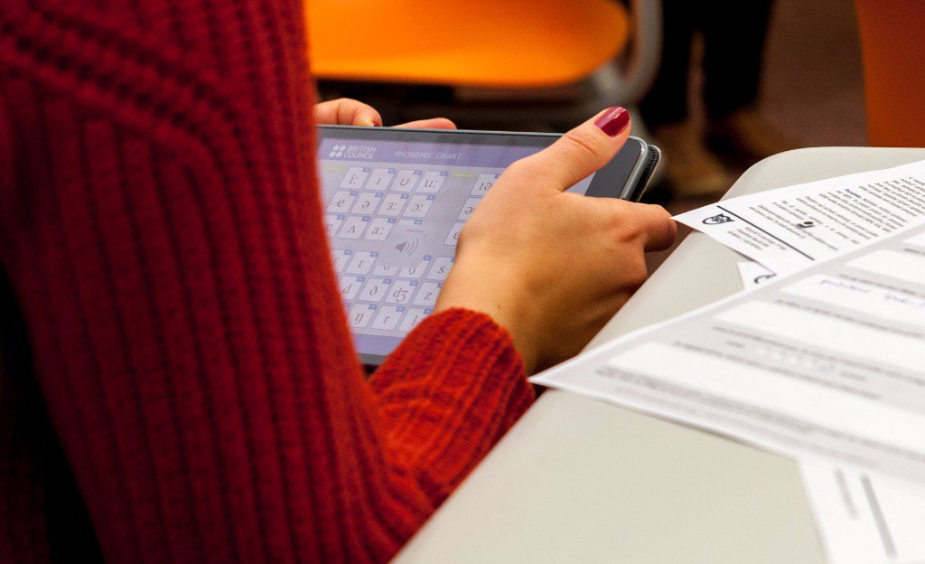 10. 10. rozjíždíme další workshopovou sérii na téma využití mobilních technologií ve výuce! Info a přihláška na elf.phil.muni.cz/ipady.