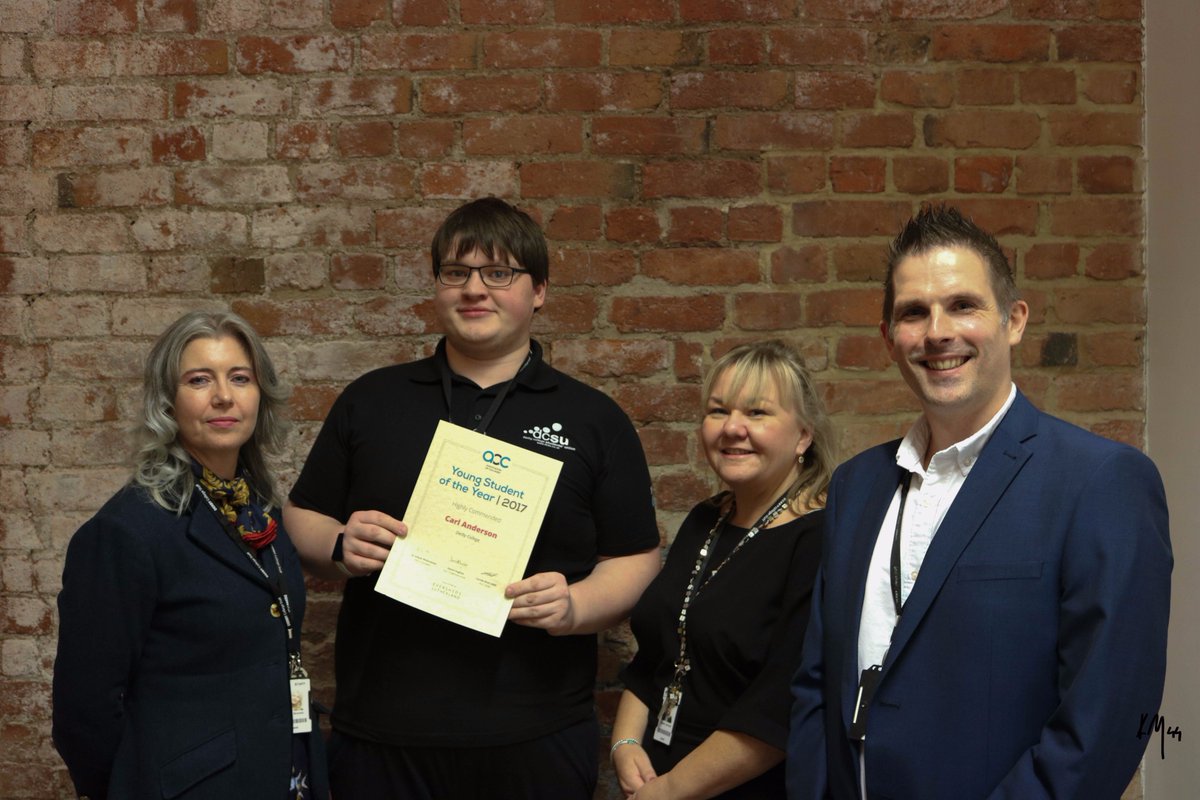 derbycollege's tweet photo. @AoC_info SU President, Carl Anderson being presented with his Highly Commended @AoC_Info Student of the Year Award by Chief Executive Mandie Stravino https://t.co/rwYVcBUFsi