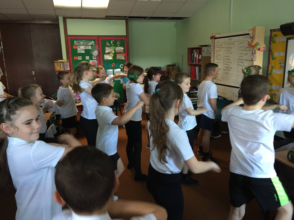 MrsBI_StP's tweet photo. The boys and girls had great fun during our #gonoodle PE session! 😊👍🏻 #workout #fun #guideddance https://t.co/bmDw436DoP
