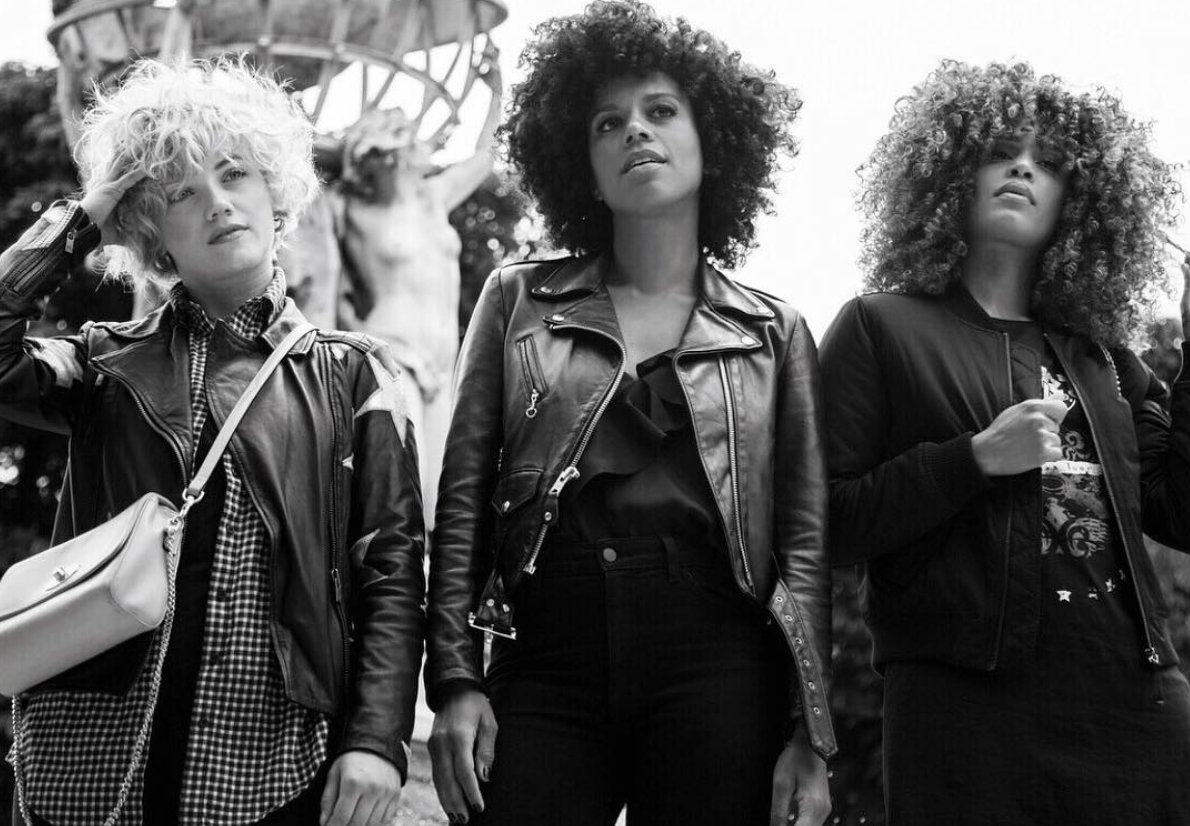 SelectWrld's tweet image. .@SelectWrld +@SebastianPro create what’s next in technology for curly hair. #CurlPower