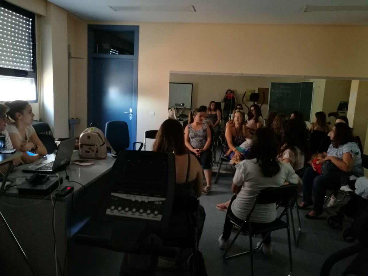 amadorjeh's tweet photo. "Claves xa una Lactancia Materna Exitosa" taller dl Plan Local de Acción en Salud d @AytoMartos en la #SMLM2017 https://t.co/k21VZ3xLrj