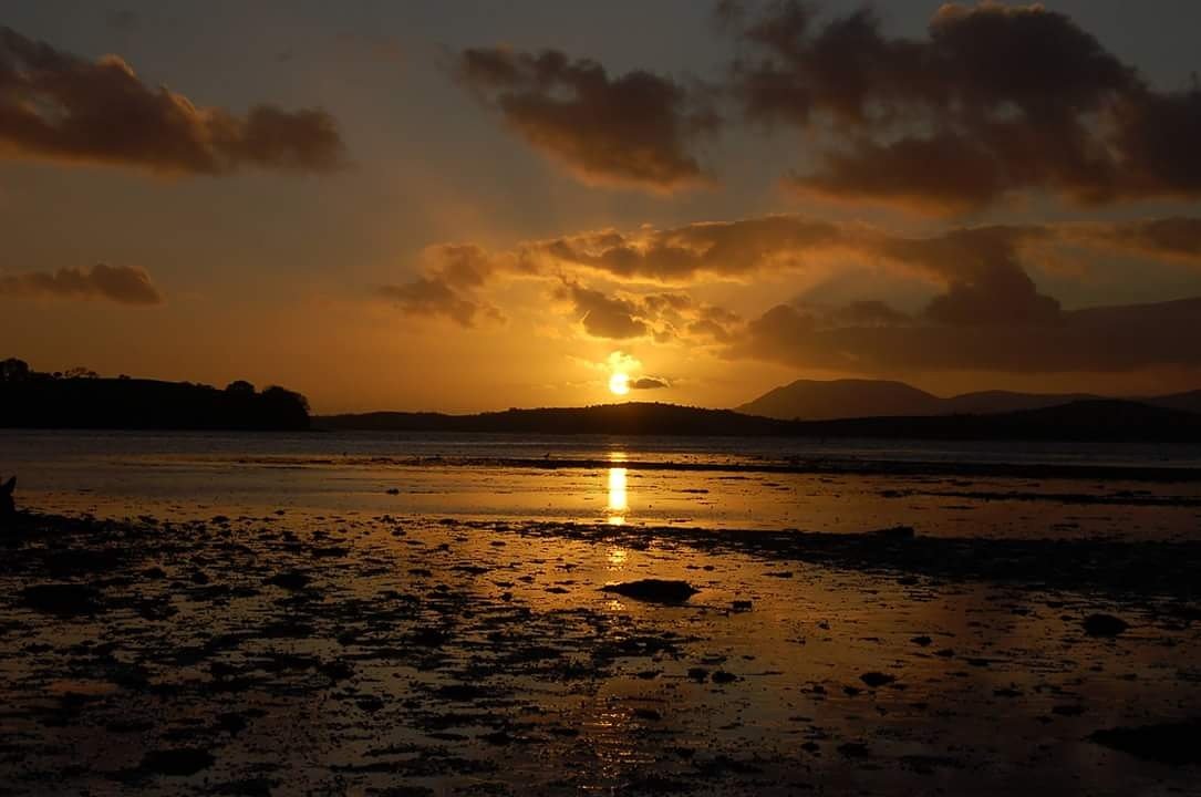 Taken by Ken this evening #bantry #westcork #3eweather @wildatlanticway @TourismIreland #lovingcork @WAWHour @ExaminerPhotos