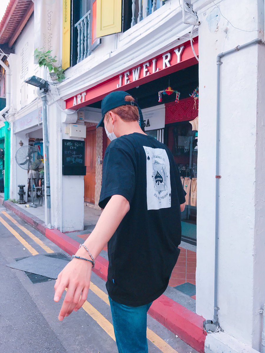 sureimrowoon's tweet photo. "Why you are so slow? Be fast or i'll leave you behind. Here is my hand."

@doyoungie_ https://t.co/I61uOhmDO2