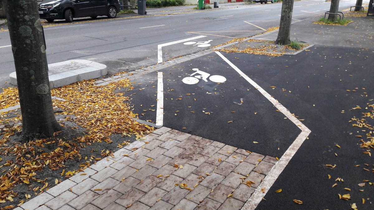 TravauxVelo's tweet photo. @SyRault @metropolerennes @Rayons_Action Le pictogramme a été corrigé. https://t.co/jZ2wsYdCyw