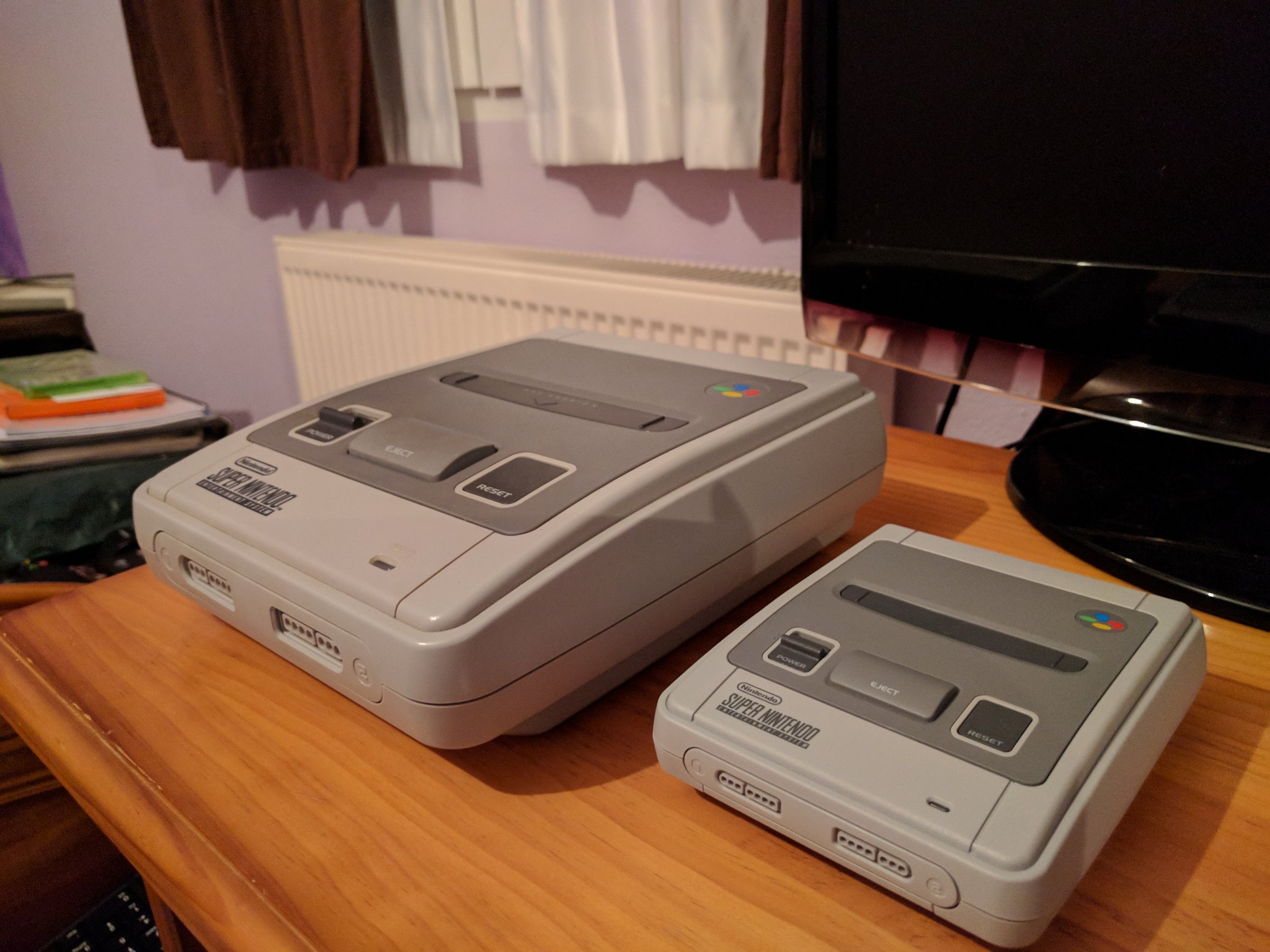 DLJ4GbnX0AMDcmo.jpg:large