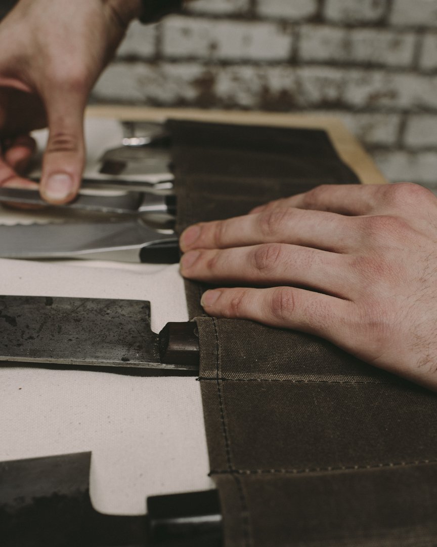 HardmillUSA's tweet photo. Treat your #knives with the care and consideration that you give to your craft. Shop Hardmill #KnifeRolls: https://t.co/lAvr1BCErC https://t.co/EKIvdkzuBe