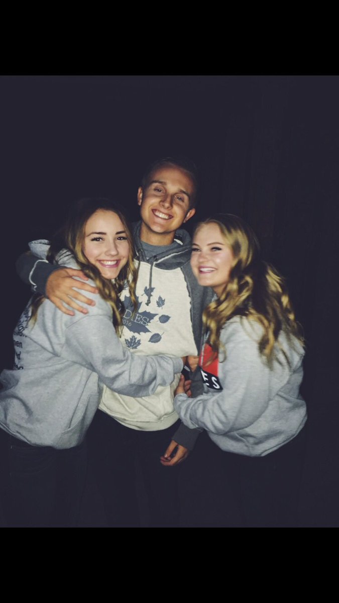 IsabelleDavis11's tweet photo. Happy birthday tan 💛 #gojazz #takenote #byufan https://t.co/NYnbwwwqSq