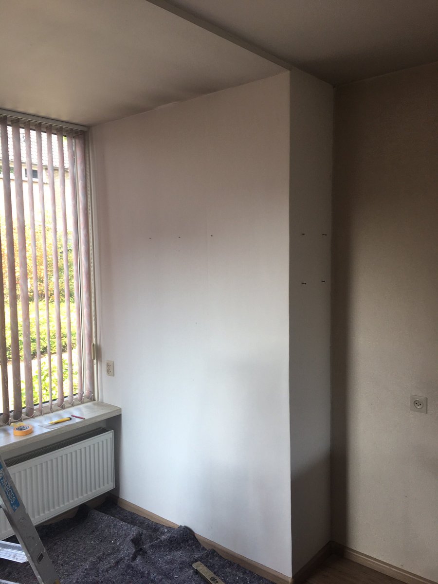 SchildervBuuren's tweet photo. Een #scheur in #sierpleister wand? Flatty plus #glasvlies is een uitkomst! #Egaliseert wanden.
#intervos. En daarna 2 lagen kleur naar keuze! https://t.co/Ra5WMCgOoI