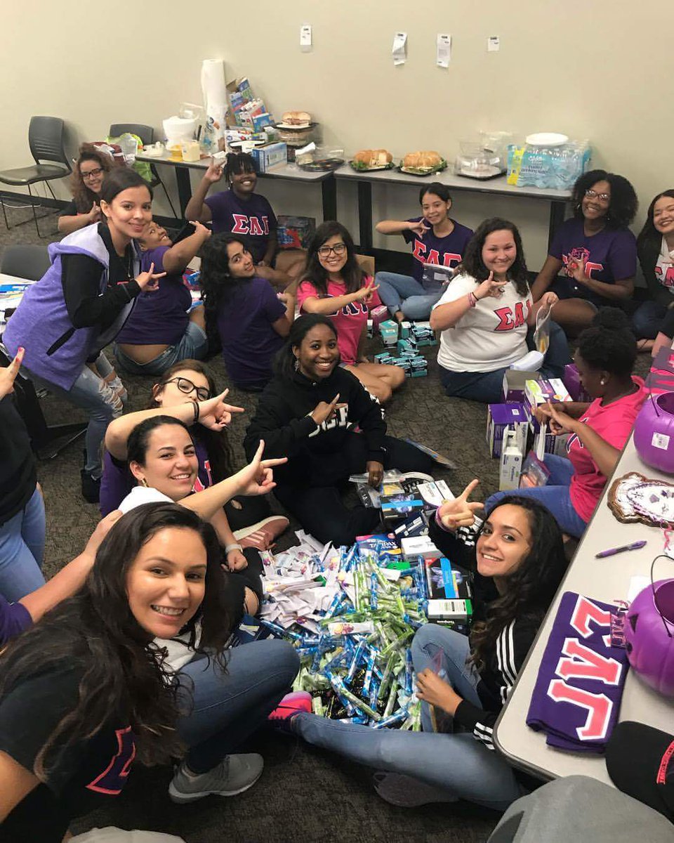 UAB_Gammas's tweet photo. It’s nice to have Gammas in Birmingham! We enjoyed having our Solid Southeast sisters this weekend for our regional retreat. 💜💖 https://t.co/XED0X6Eqn8