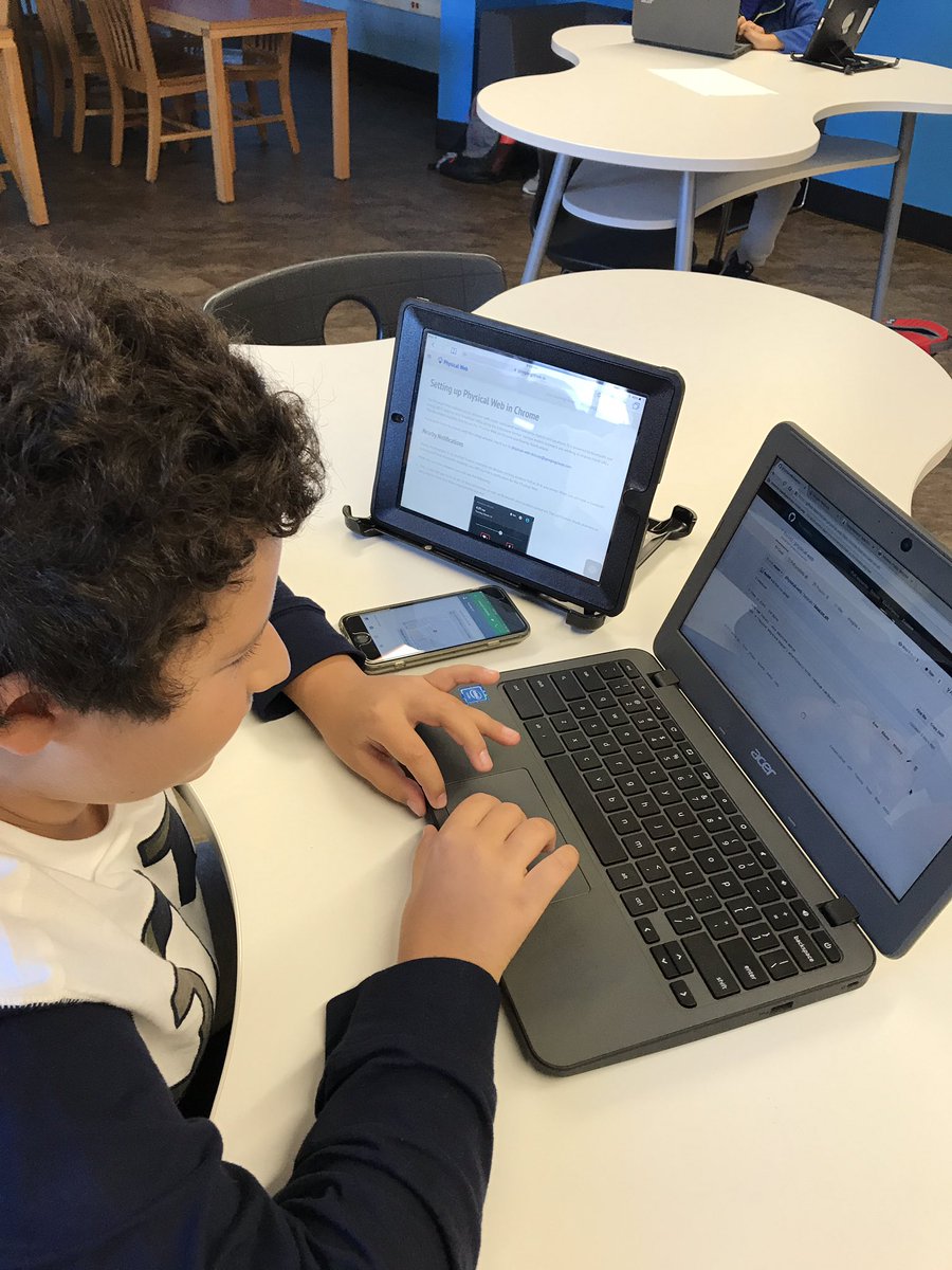 MsTrojanowski's tweet image. when one device isn't enough @MineolaMS during "Drop in & Code" #GirlsWhoCode #mindsatwork #codingwithfriends #MineolaProud