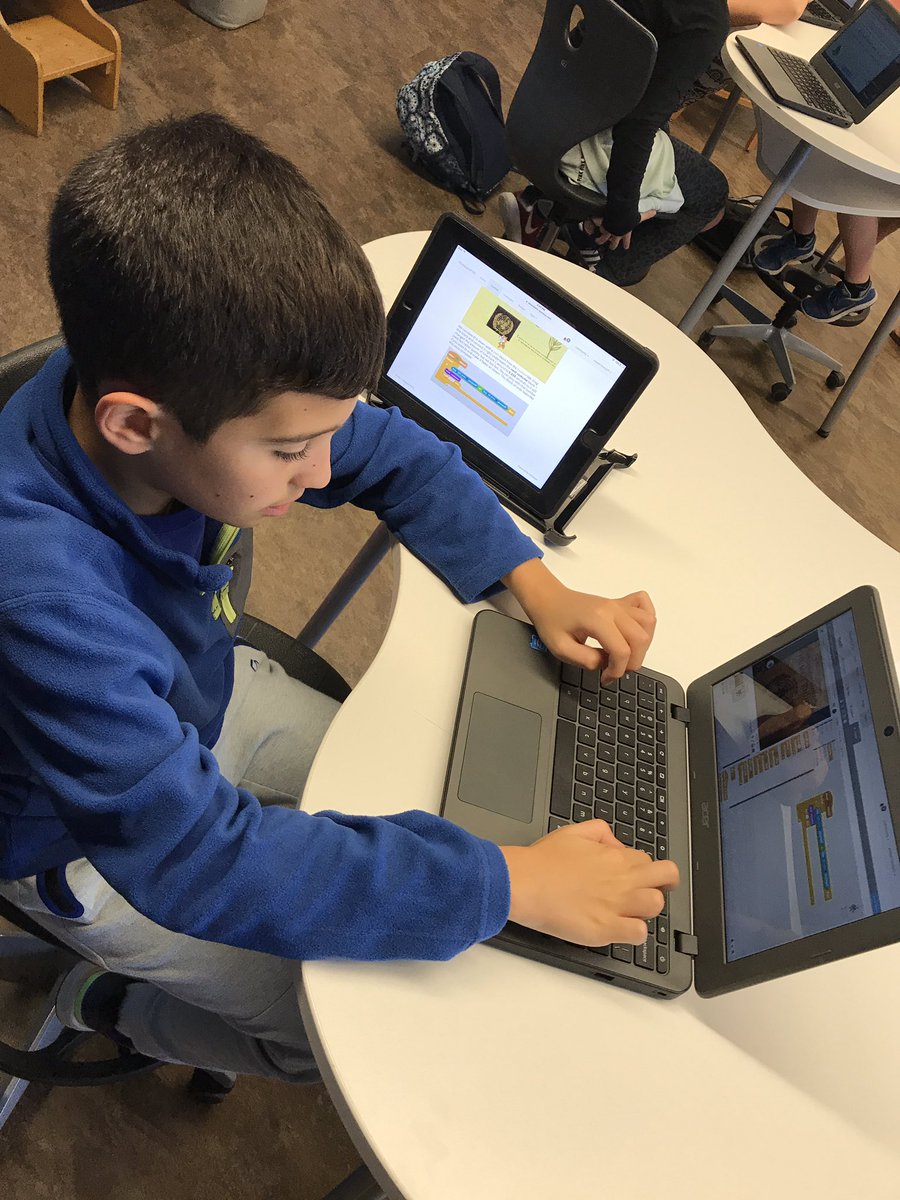 MsTrojanowski's tweet image. when one device isn't enough @MineolaMS during "Drop in & Code" #GirlsWhoCode #mindsatwork #codingwithfriends #MineolaProud