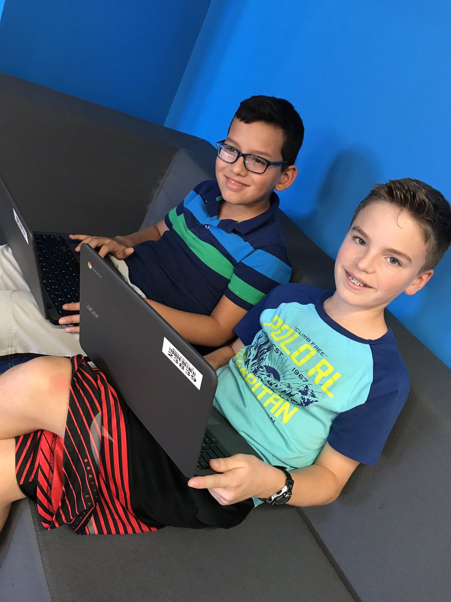 MsTrojanowski's tweet image. when one device isn't enough @MineolaMS during "Drop in & Code" #GirlsWhoCode #mindsatwork #codingwithfriends #MineolaProud