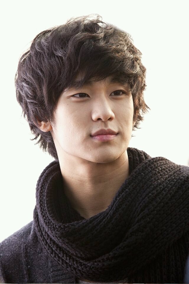 Nonong_lol's tweet photo. 중딩 때의 내가 사랑한 김수현 사진.,, 
하아 드림하이 보고싶다 https://t.co/CTJVl5FMGd