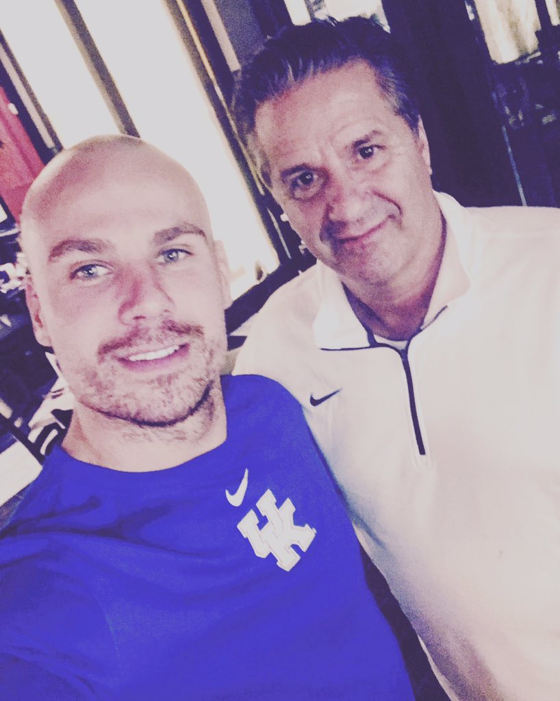 radsnipe's tweet photo. @UKCoachCalipari @dannni_b14 Great to meet you sir at Texas de Brazil. Have a great up coming season. 🏆 https://t.co/eAZpmlTYr6