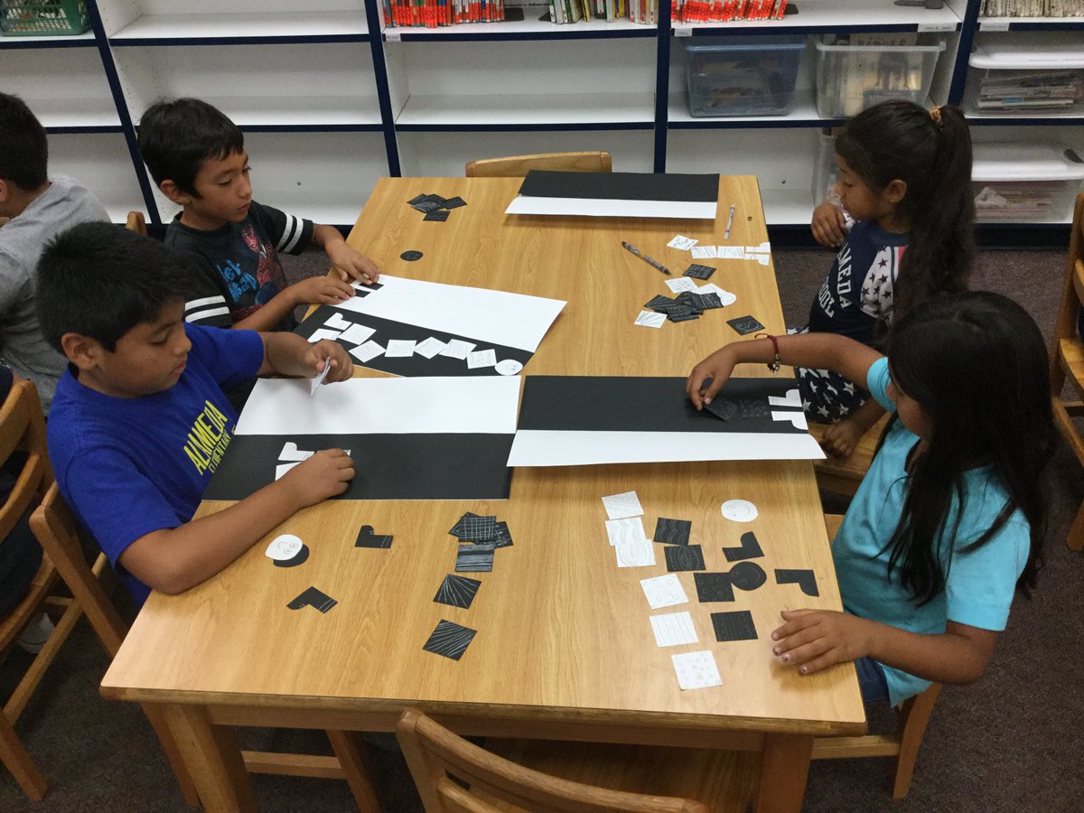 AlamedaTigers's tweet photo. Students exploring patterns, positive and negative space. https://t.co/wYjUvu6Nw8