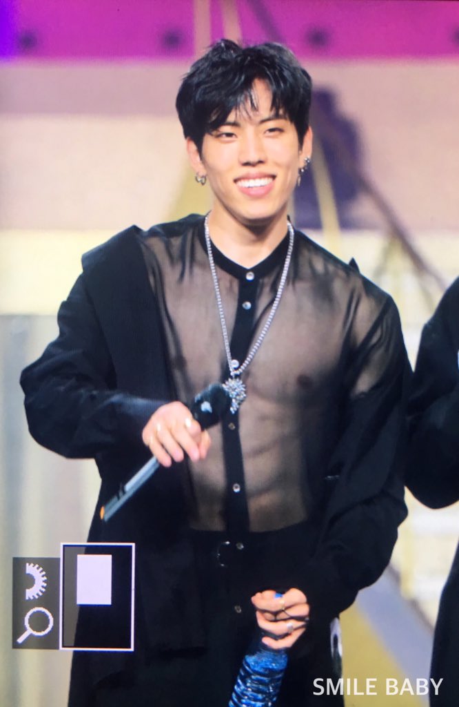 smilebaby_dw's tweet photo. 171002 홍콩청년음악회 #동우 아니 나 ㅠㅠㅠㅠ 참 ㅠㅠㅠㅠ 살아서 한국 갈수있나ㅠㅠㅠㅠㅠㅠㅠㅠㅠㅠㅠㅠ https://t.co/PSWK0Q3E2X
